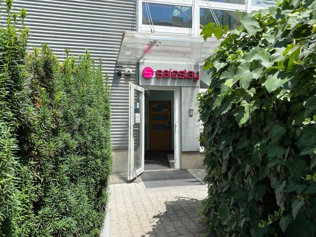 Safestay Bratislava Presidential Palace Екстериор снимка