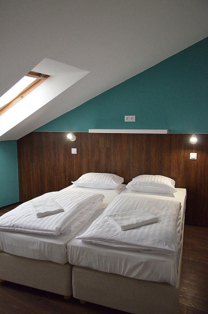 Safestay Bratislava Presidential Palace Екстериор снимка