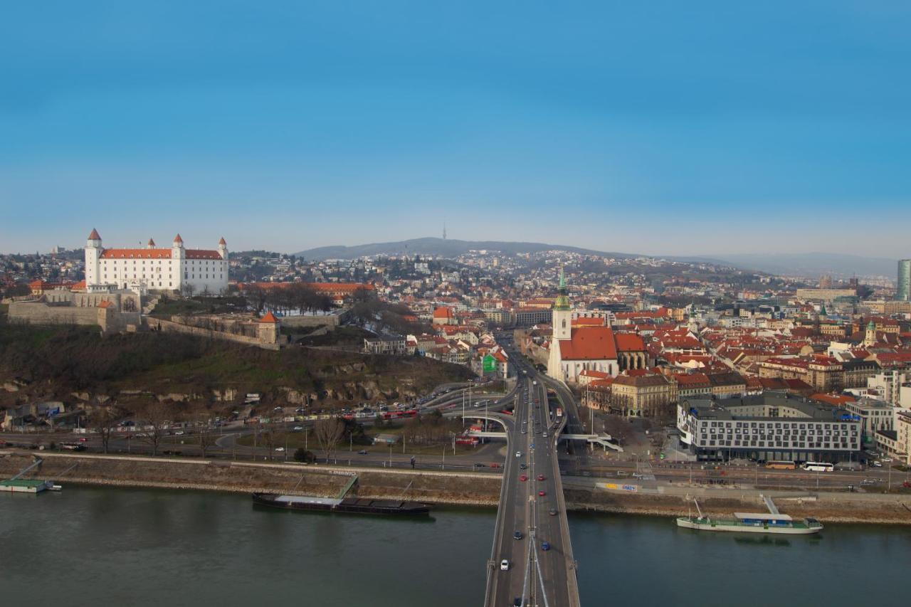 Safestay Bratislava Presidential Palace Екстериор снимка